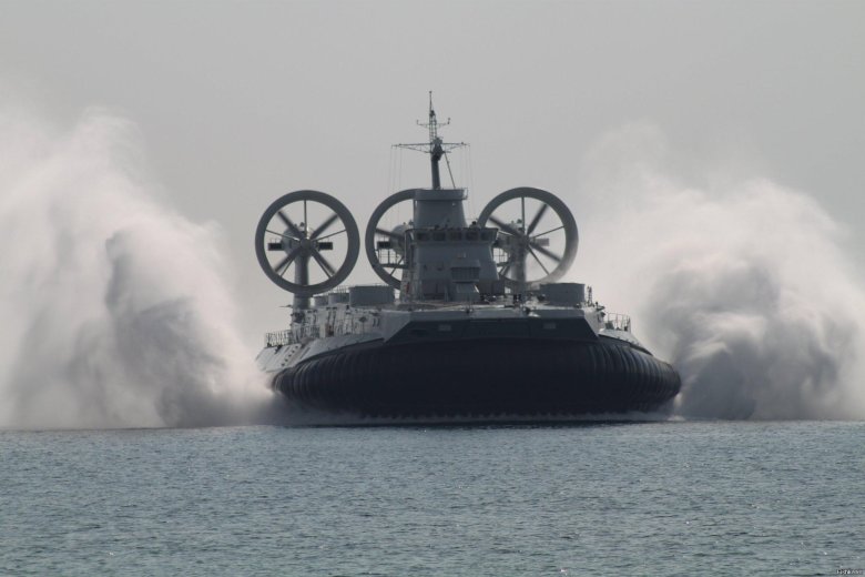 Десантный корабль на воздушной подушке