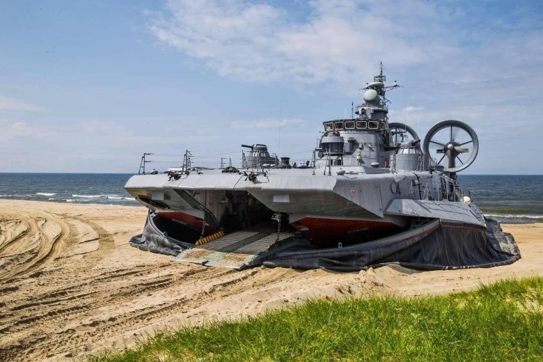 Малый десантный корабль зубр