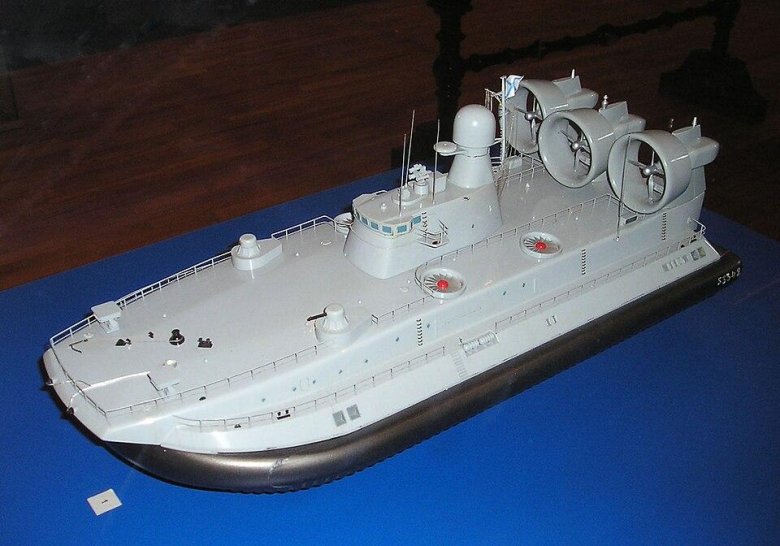 Десантный корабль на воздушной подушке