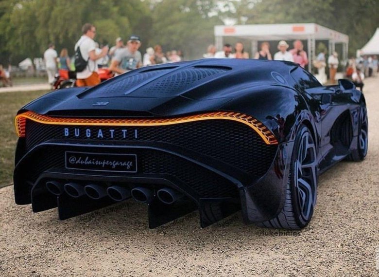 Машина bugatti la voiture noire