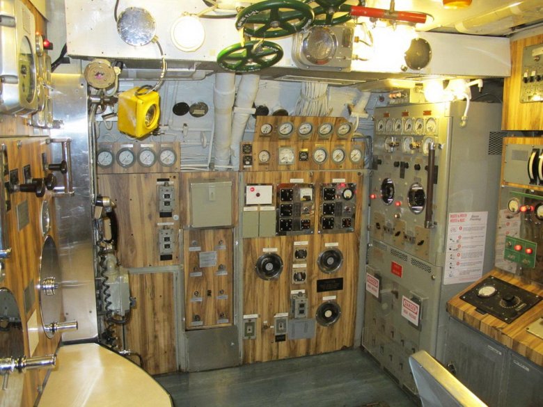 Центральный пост подводной лодки 671 ртм