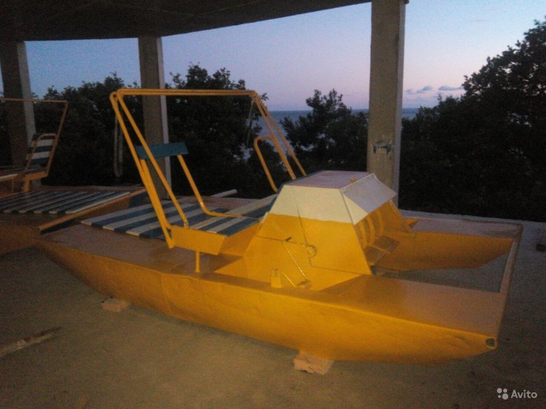 Педальный катамаран с горкой