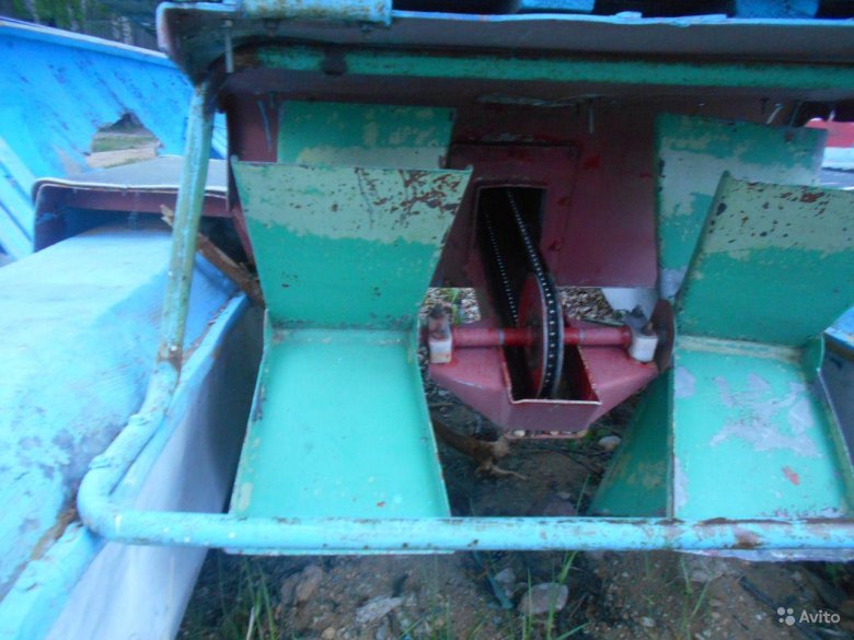 Измельчитель разбрасыватель соломы комбайна нива