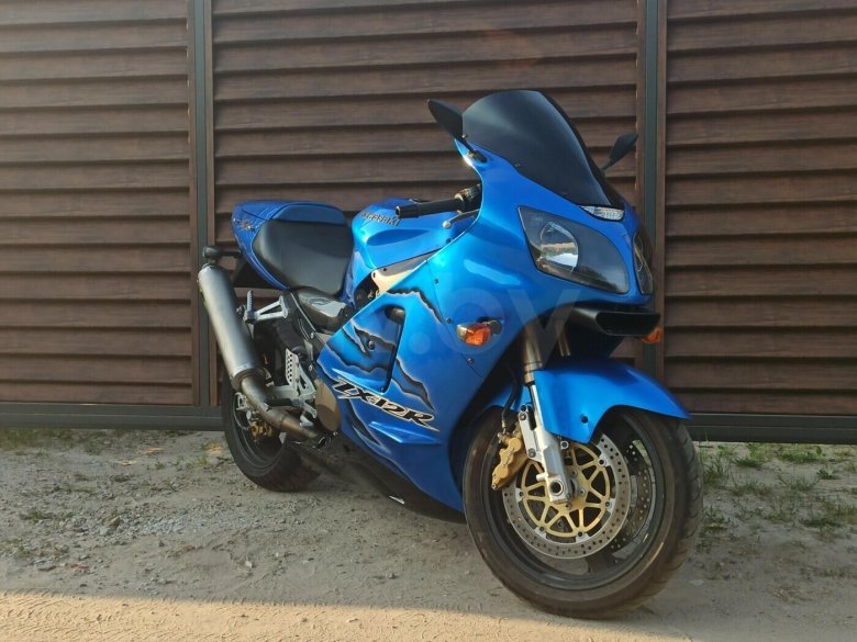 Мотоцикл хонда сбр 1100