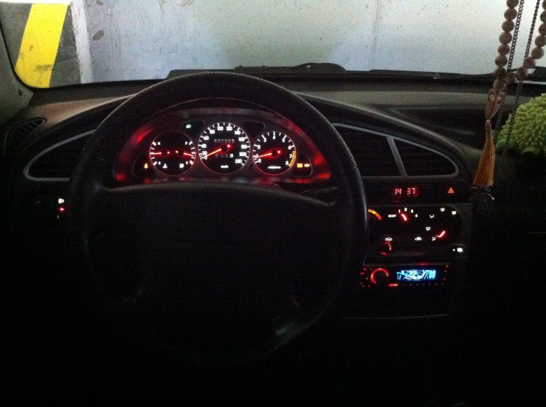 Приборная панель ланос ночью