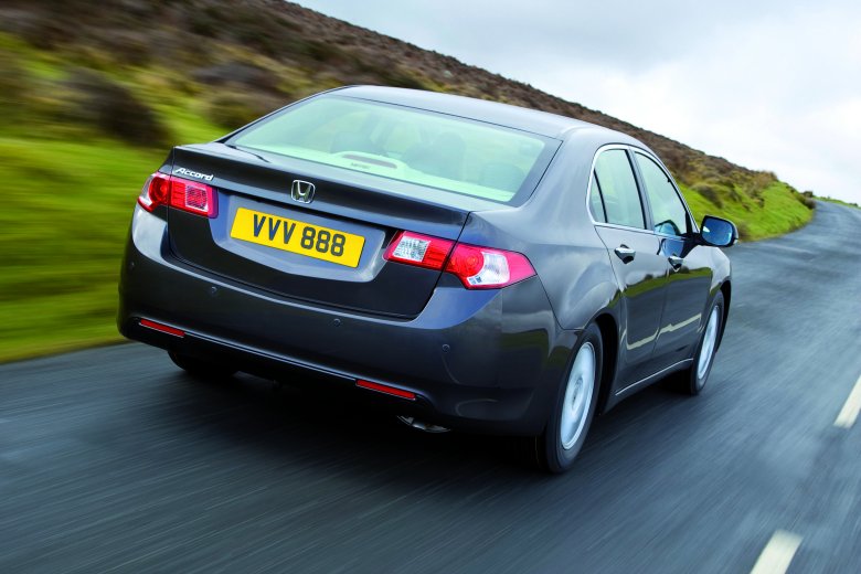 Honda accord 2008 зад