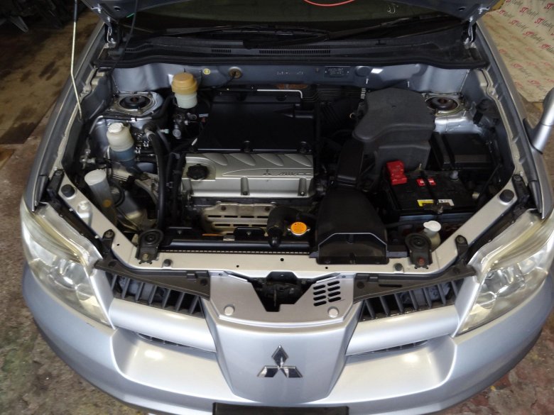 Митсубиси аутлендер 1 поколения