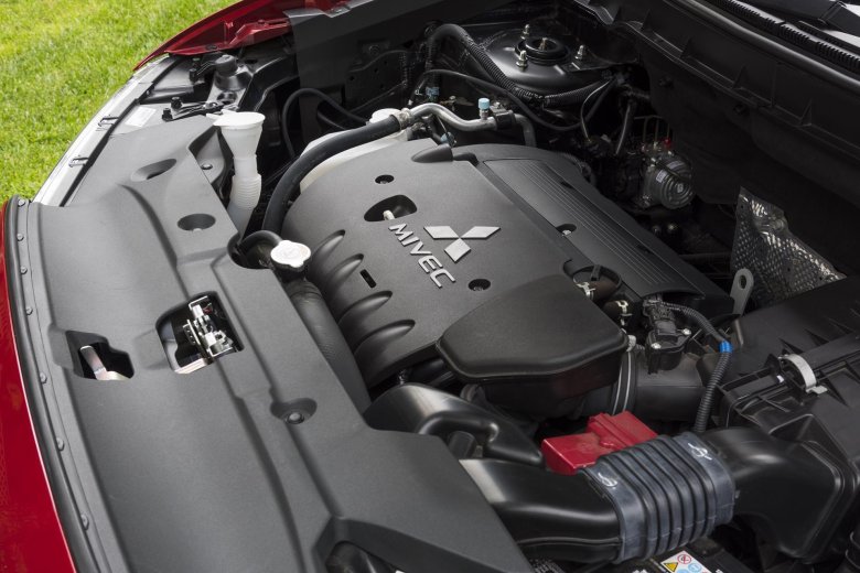 Мицубиси аутлендер 2012