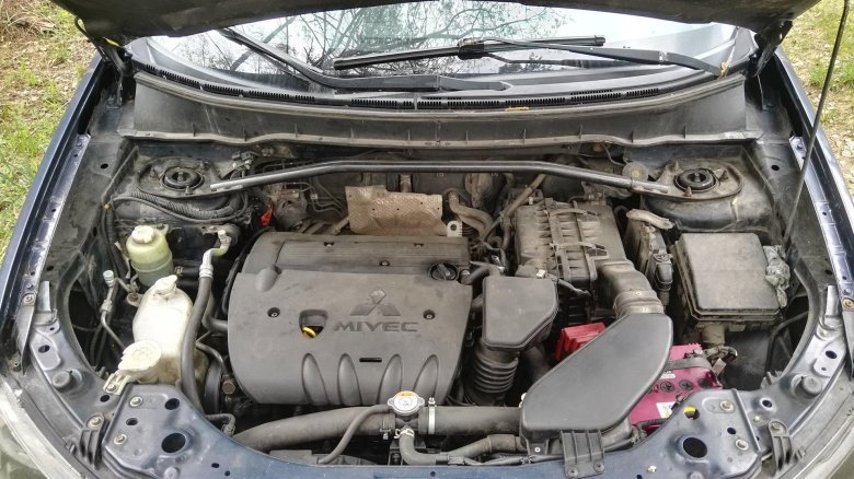 Аутлендер 2.4 под капотом