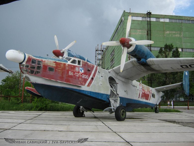Гидросамолет бе 12