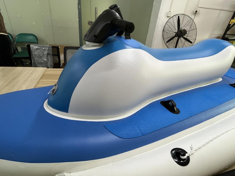 Надувной гидроцикл