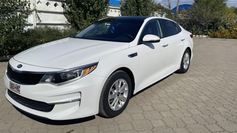 Киа оптима белая