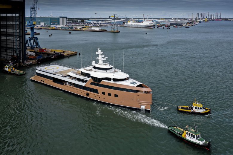 Яхта-ледокол la datcha олега тинькова