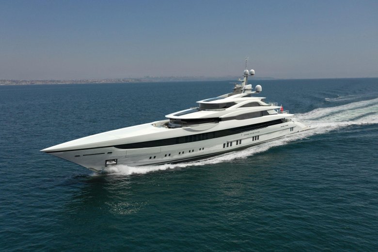 Шикарная яхта