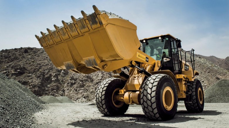 Карьерный фронтальный погрузчик caterpillar