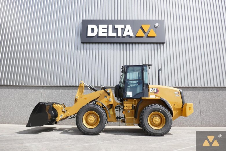 Погрузчик caterpillar