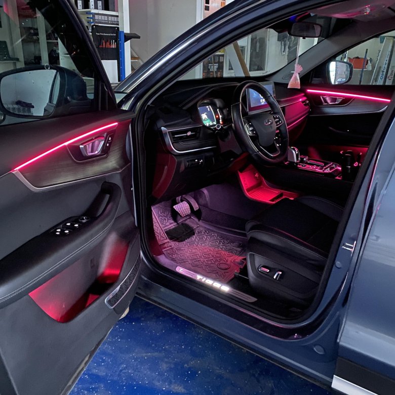 Атмосферная подсветка салона