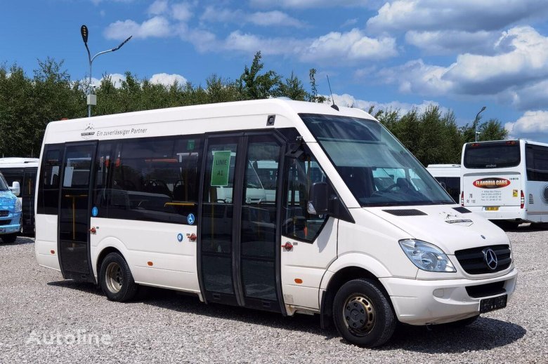 Автобус mercedes benz