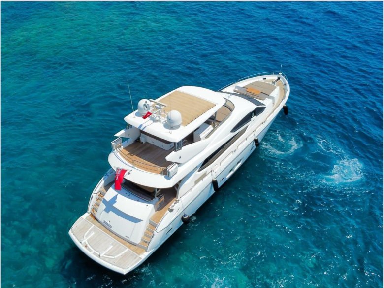 Моторная яхта