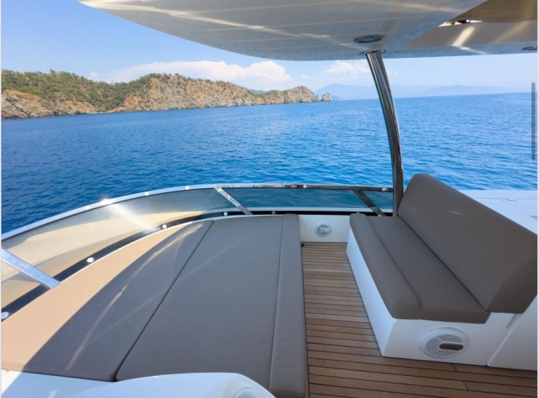 Яхта absolute 45 fly