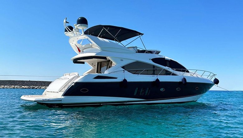 Яхта катер