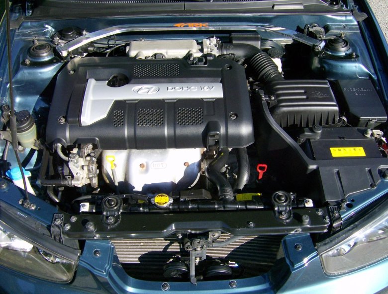 Hyundai elantra 2005 под капотом