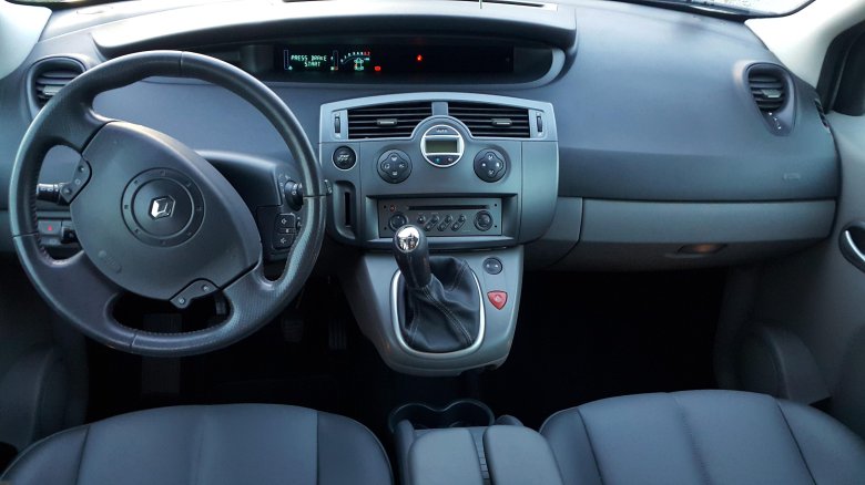 Рено сценик 2 салон