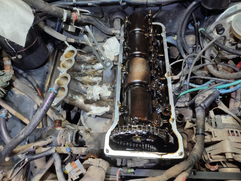 Клапанная крышка нива шевроле