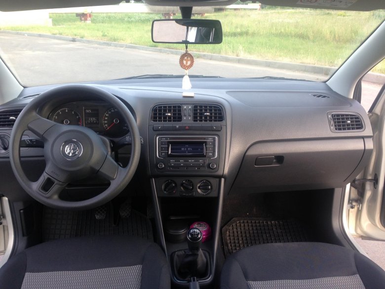 Vw polo sedan 2011 салон