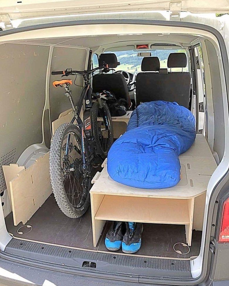 Mini camper van