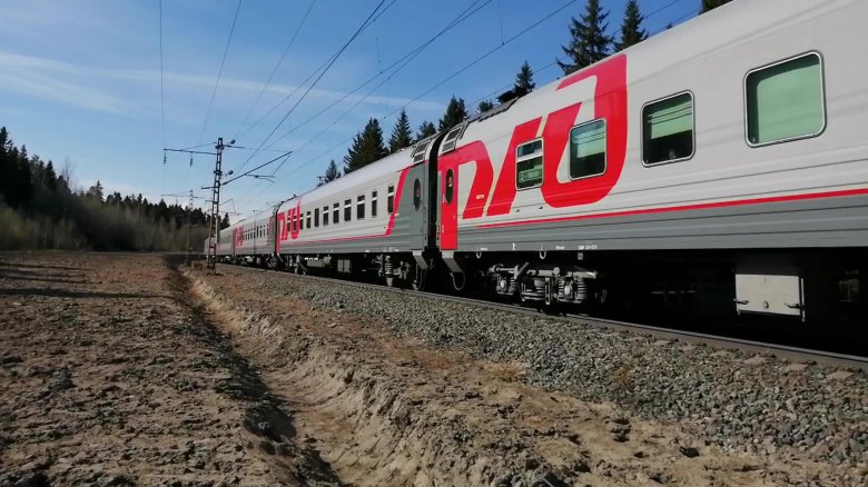 Фирменный поезд арктика 015а