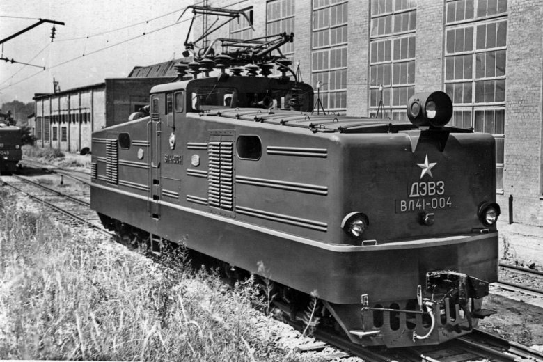 Маневровый электровоз вл41