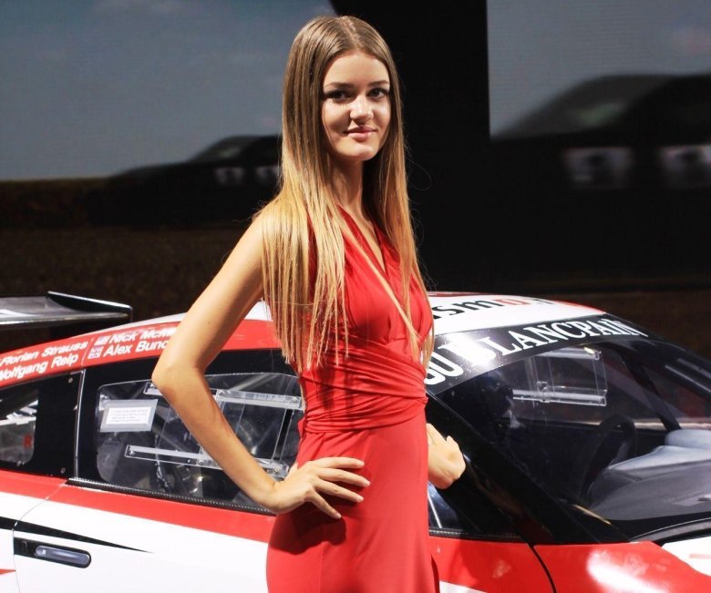 Красива девушка