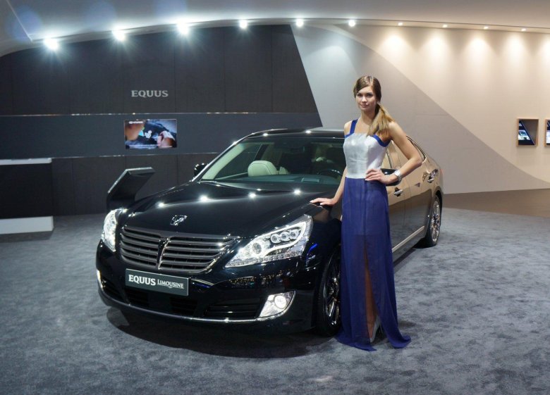 Hyundai equus limousine