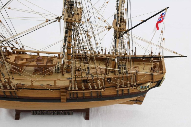 Сборная модель hms bounty
