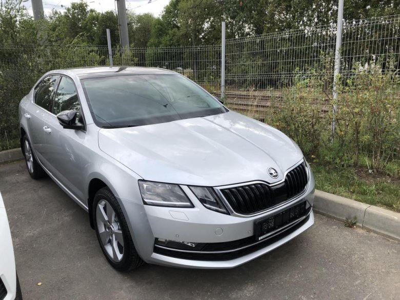 Skoda octavia 2017 серебристый
