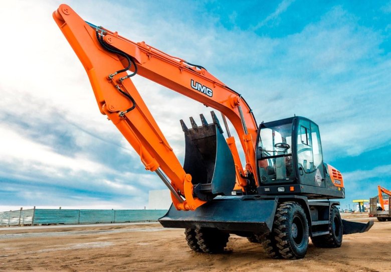 Экскаватор полноповоротный колесный