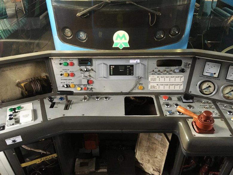 81-765 кабина машиниста