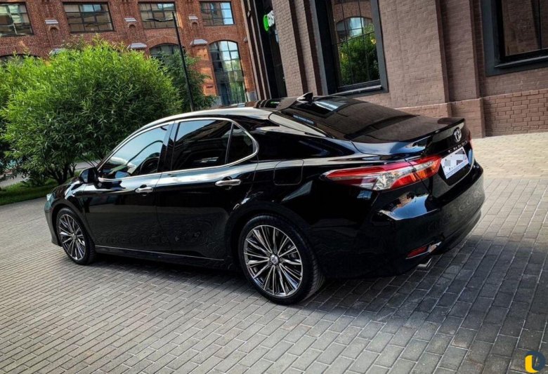 Toyota camry xv70 черная