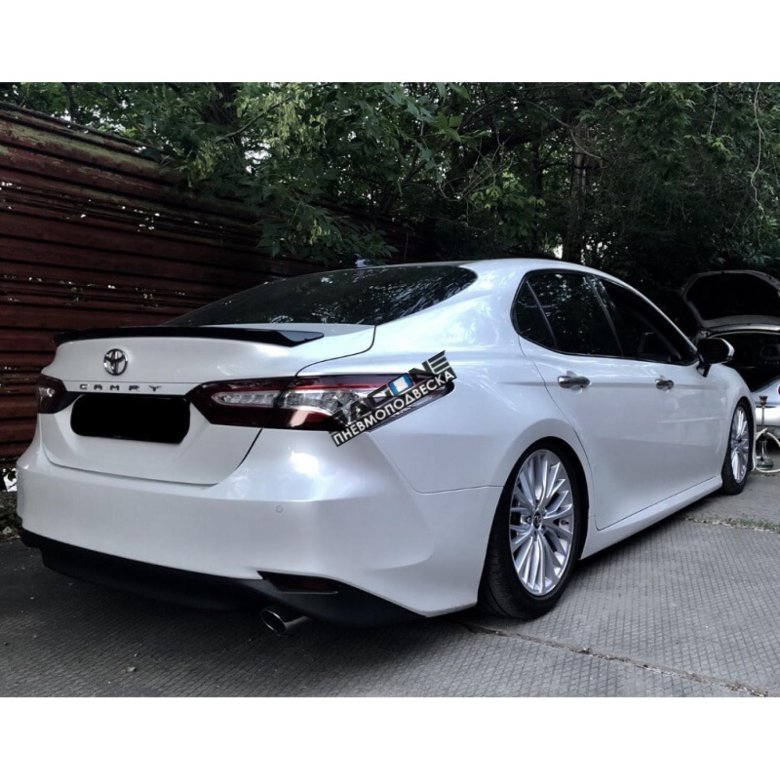 Тойота камри 70 белая