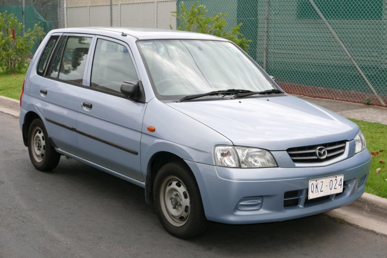 Mazda demio 2000