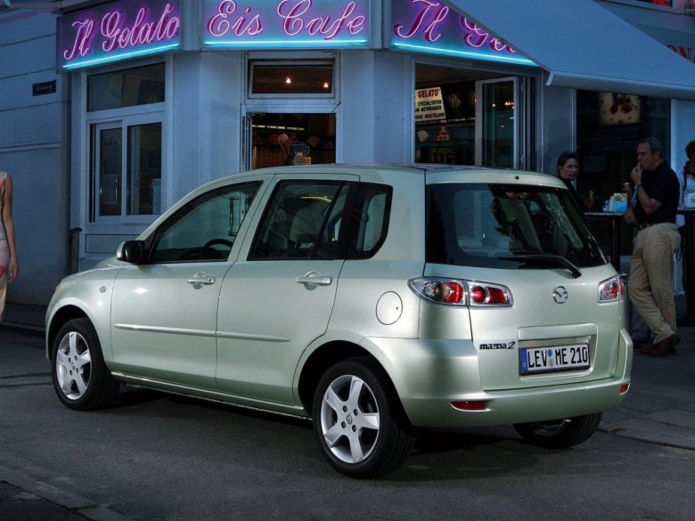 Mazda 2 2005