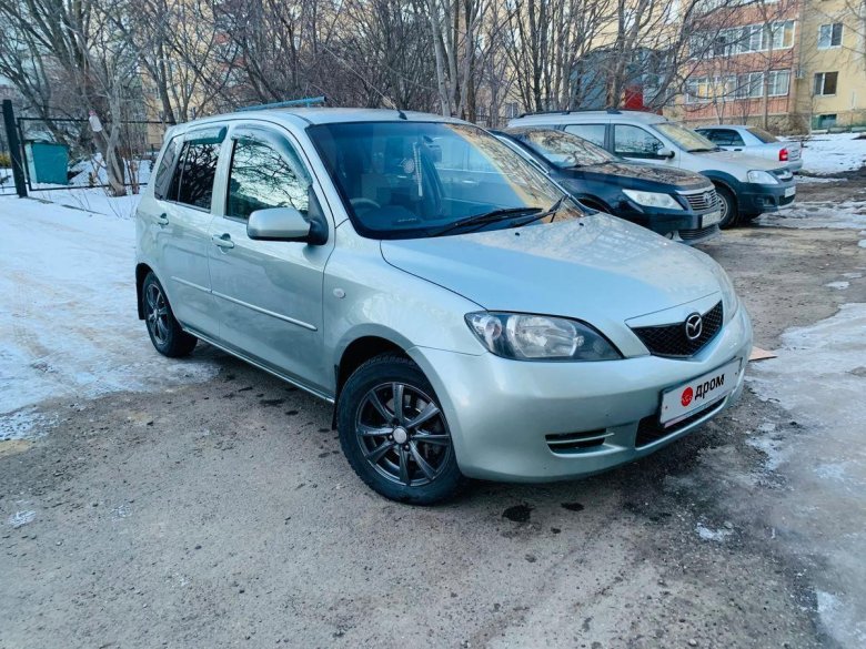 Мазда демио 2004