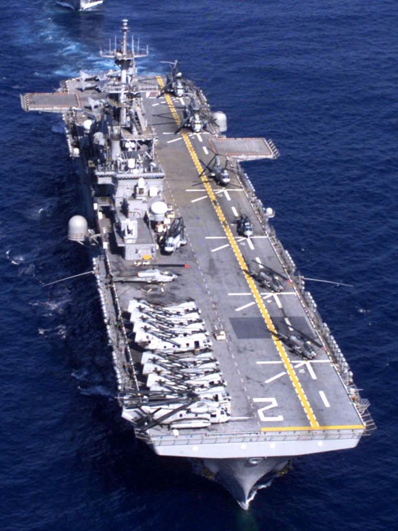 Авианосец американский