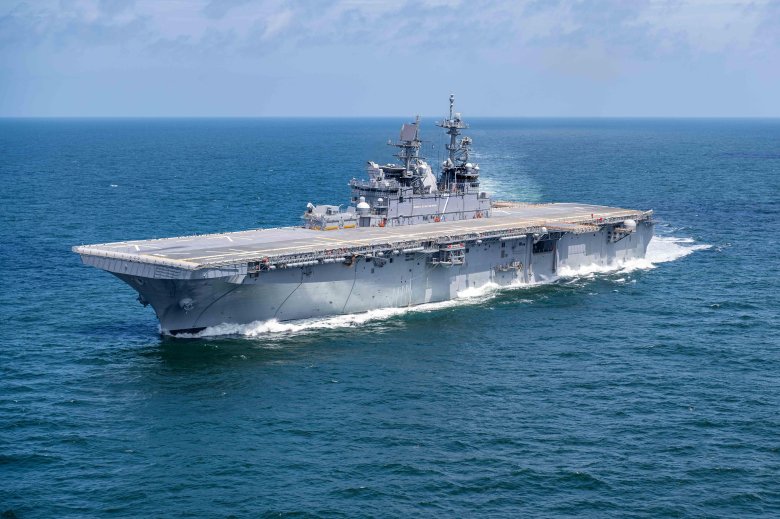 Корабль uss america (lha 6)