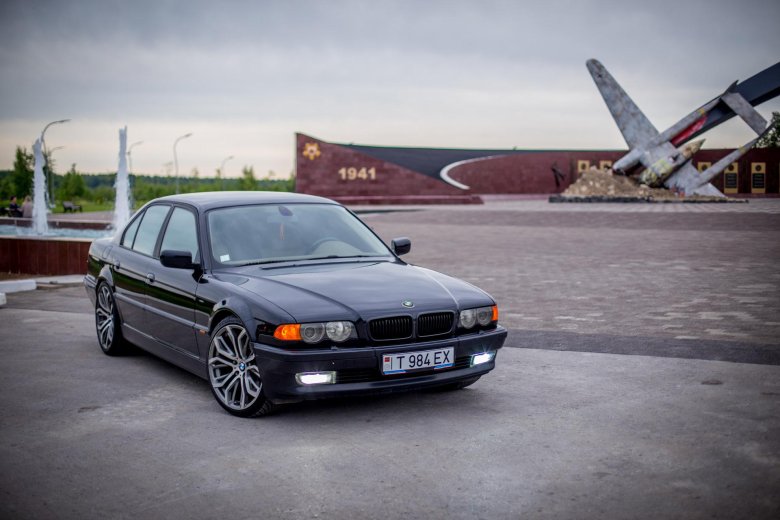 Бмв 750i е38