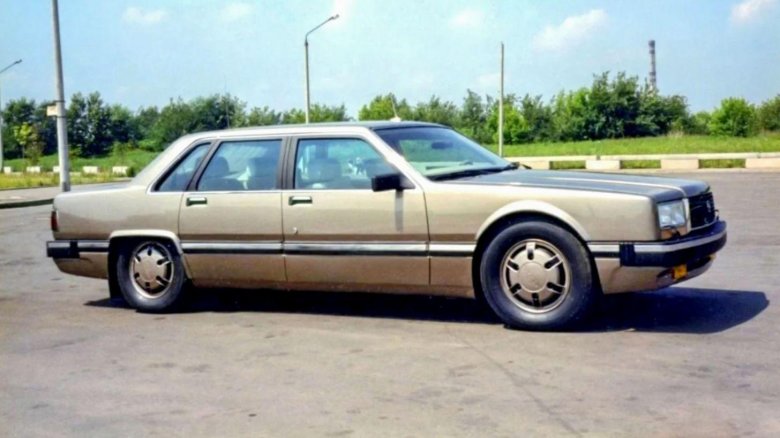 Автомобиль зил-4102