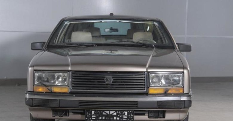 Автомобиль зил-4102