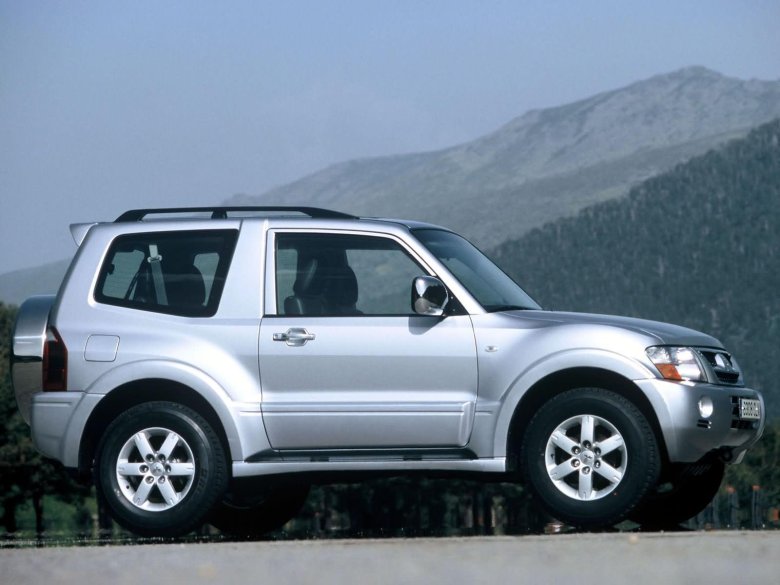 Mitsubishi pajero 3 door