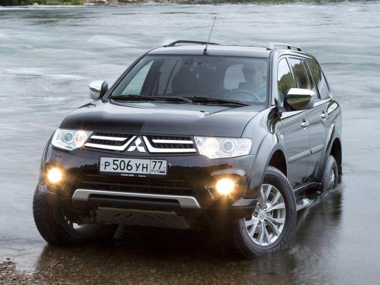 Mitsubishi pajero sport 2013